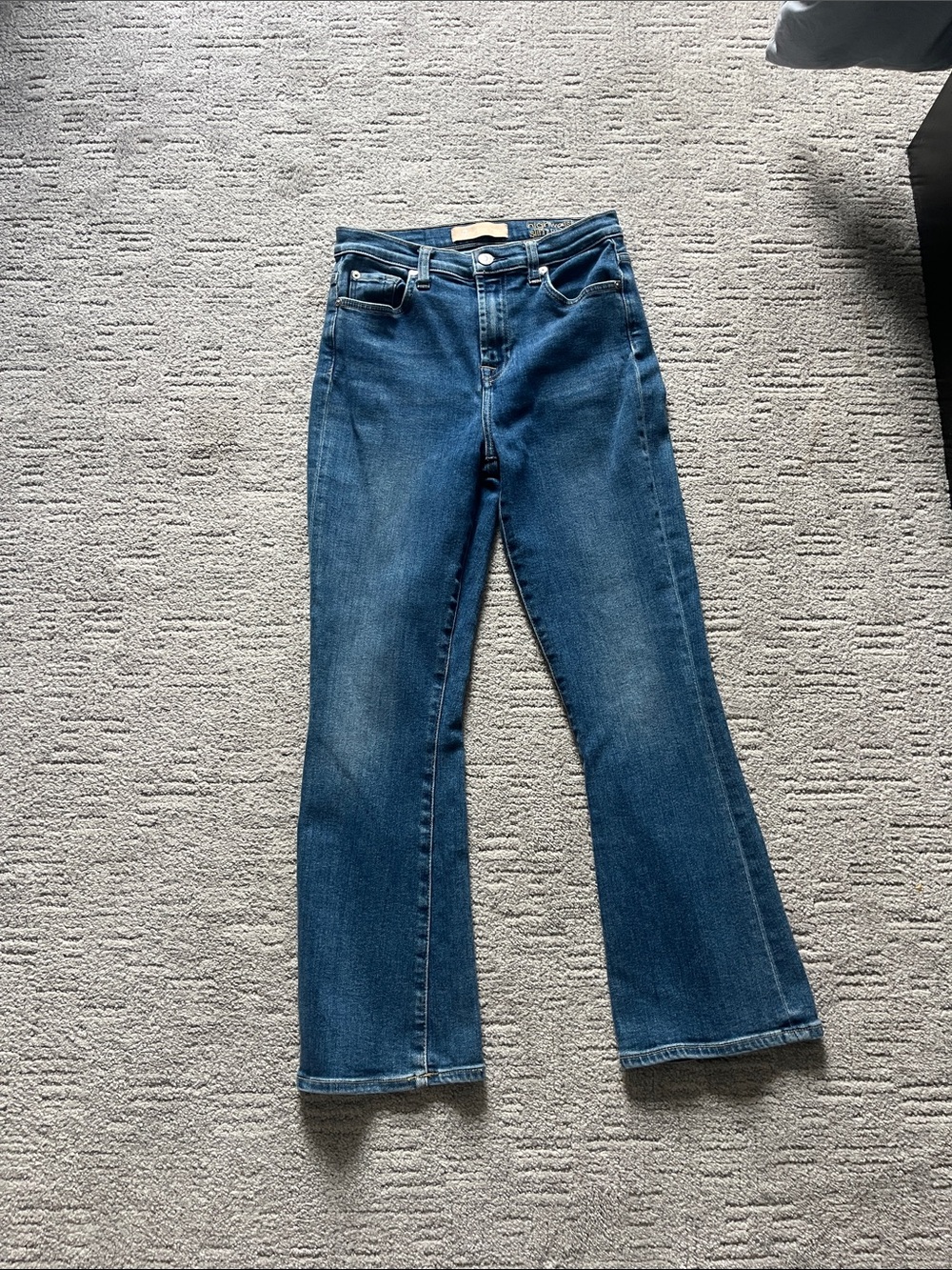 7ForAllManKind Jeans- slight flare bottom